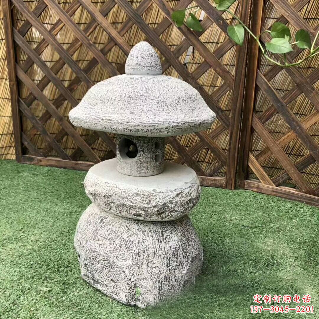 威海青石仿古灯笼雕塑,实现仿古风格的彰显