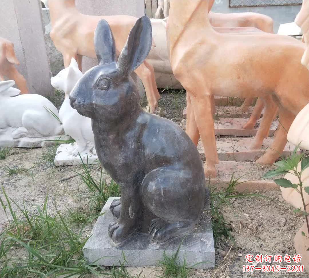 威海青石公园兔子雕塑,实惠的艺术装点