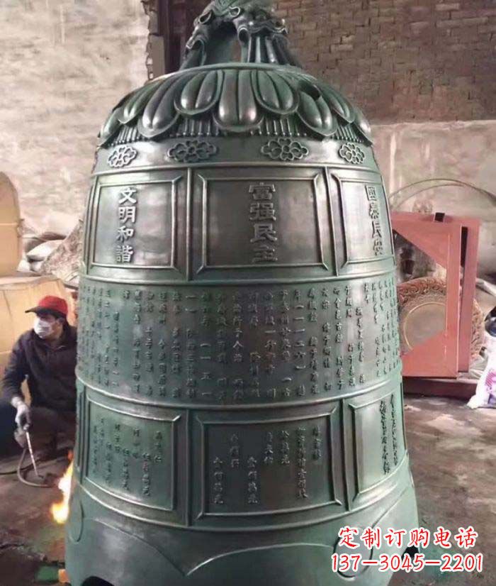 威海古典铜钟雕塑,装点家园