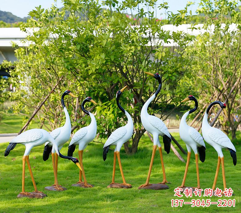 威海若尔盖草原仙鹤,瑰丽雕塑令人驻足