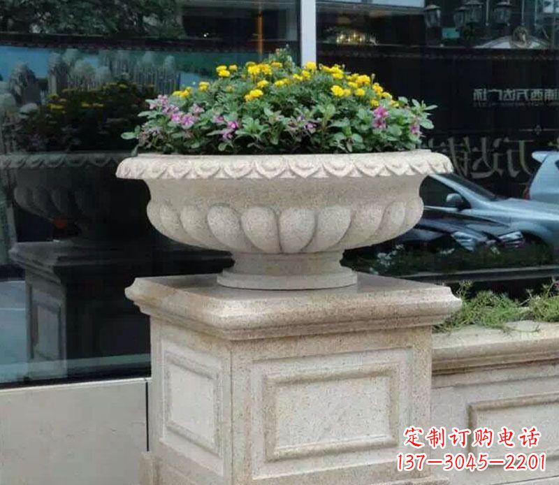 威海商场门口大理石花盆景观雕塑