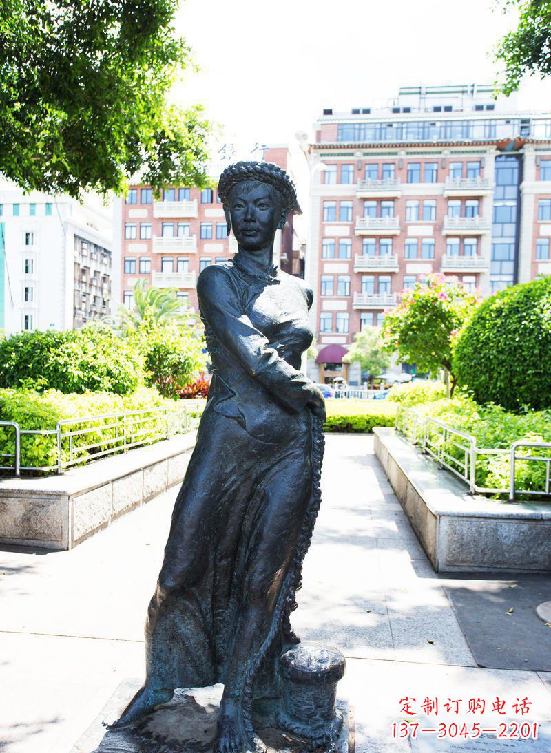威海民族风情女性青铜雕塑