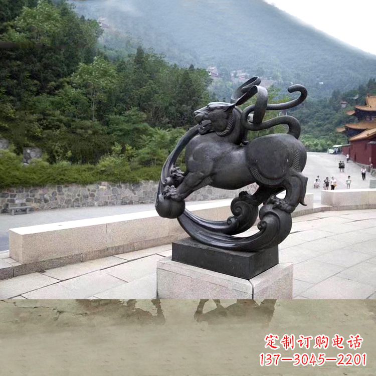 威海神兽白虎铜雕塑,雕刻出传统中国文化之精髓