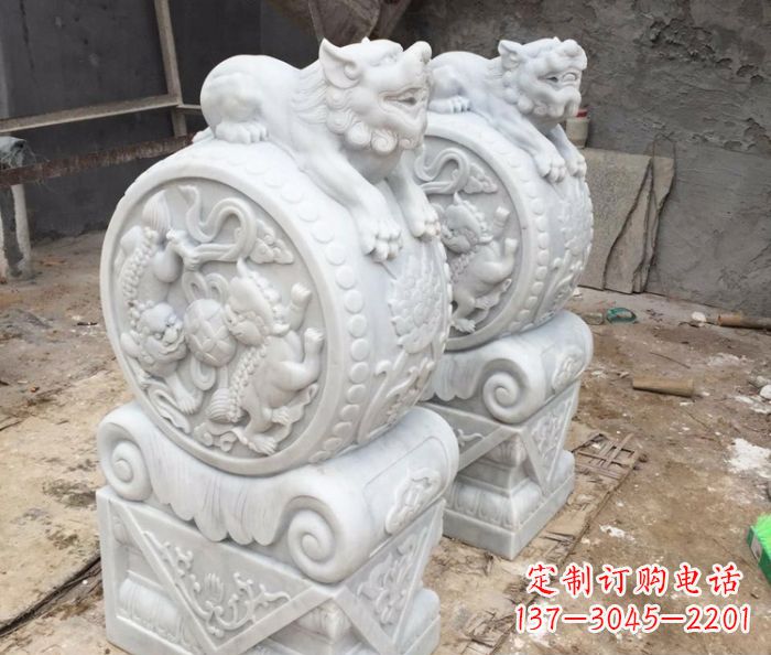威海中领雕塑领先制作狮子抱鼓石门墩