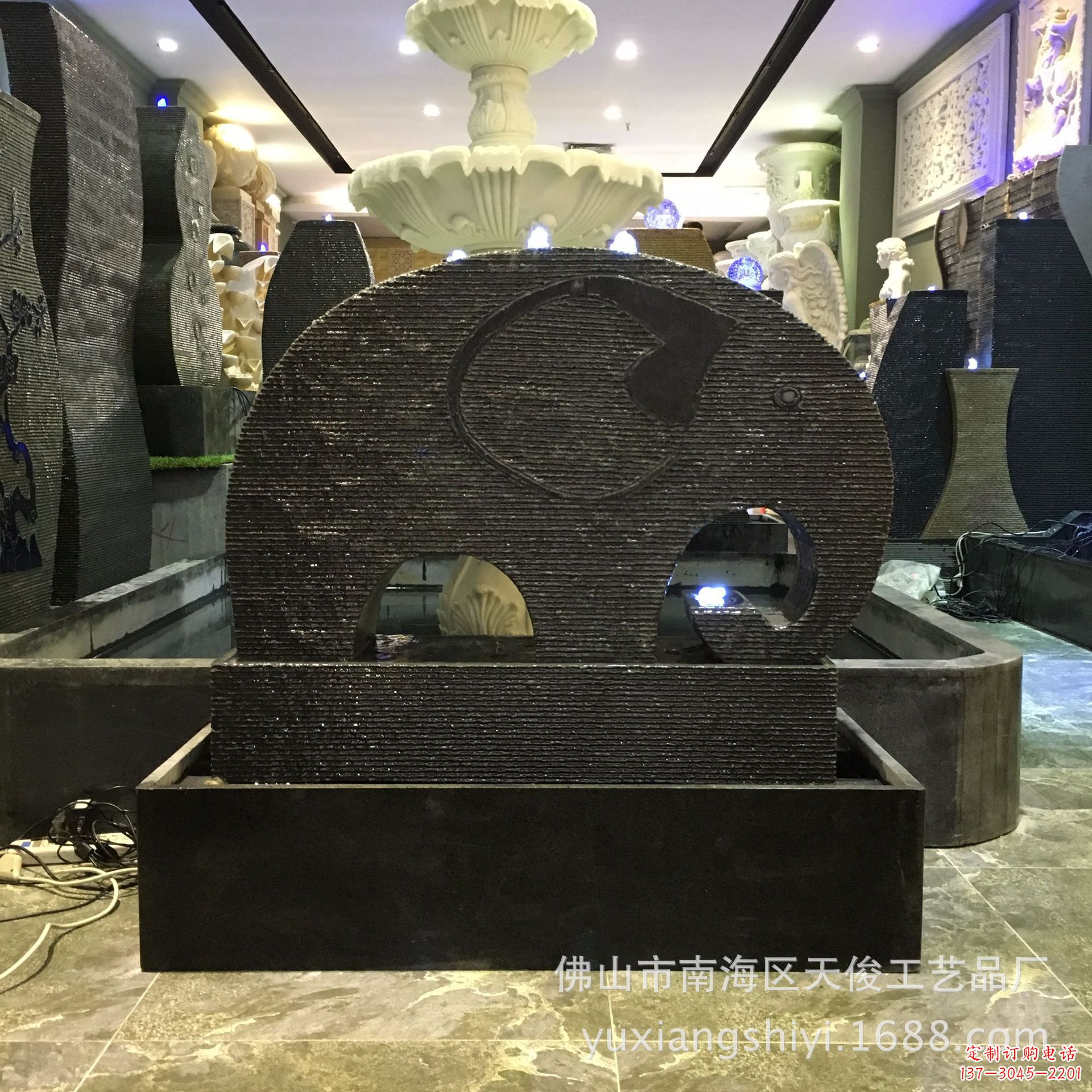 威海石雕半壁喷泉雕塑，传承古典艺术优雅