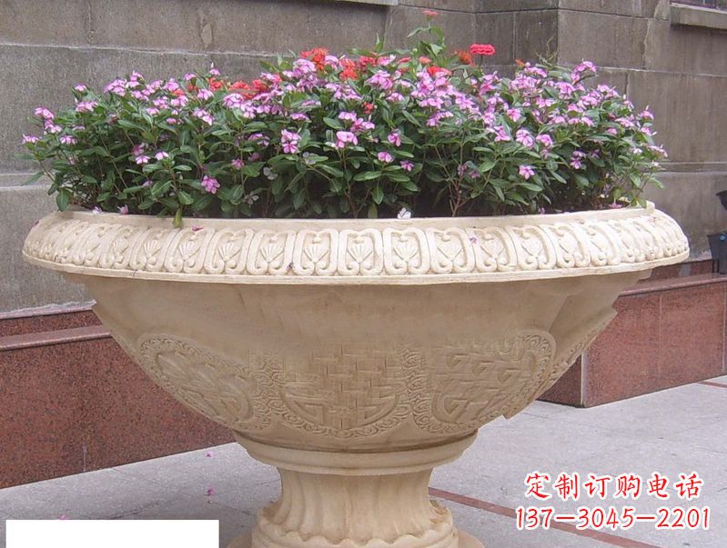 威海石雕花盆公园景观雕塑