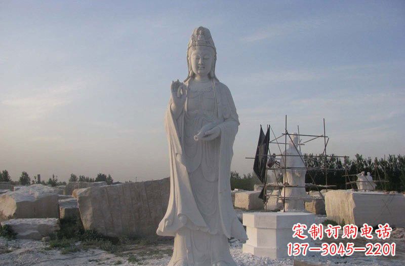 威海现代艺术风格观音石雕塑