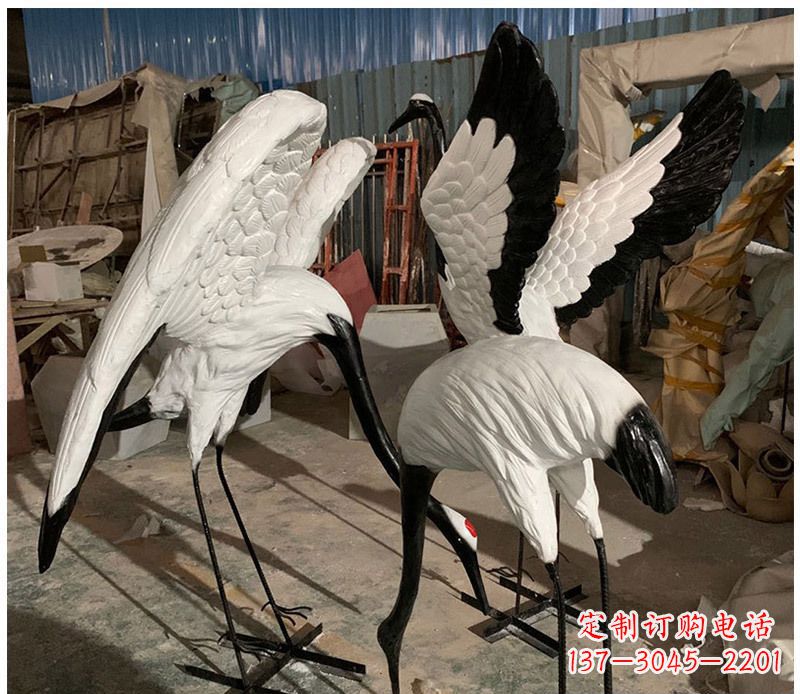 威海石雕展翅丹顶鹤动物雕塑
