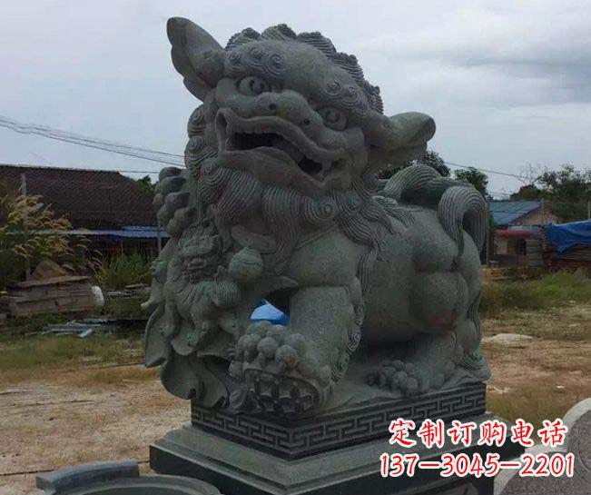威海寺庙景观南方狮子石雕