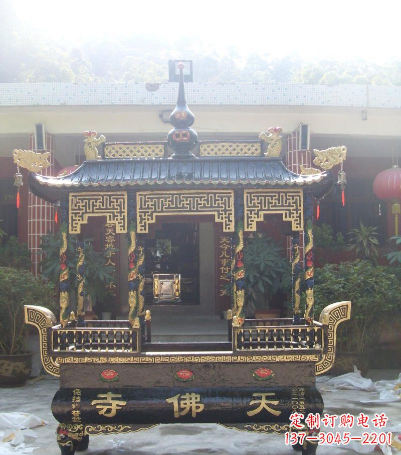 威海寺庙铸铜四足方形带顶香炉