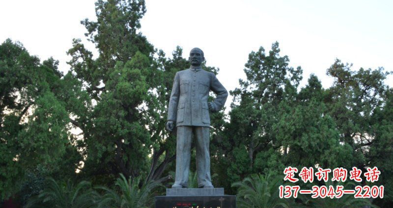 威海孙近代名人铜雕_1