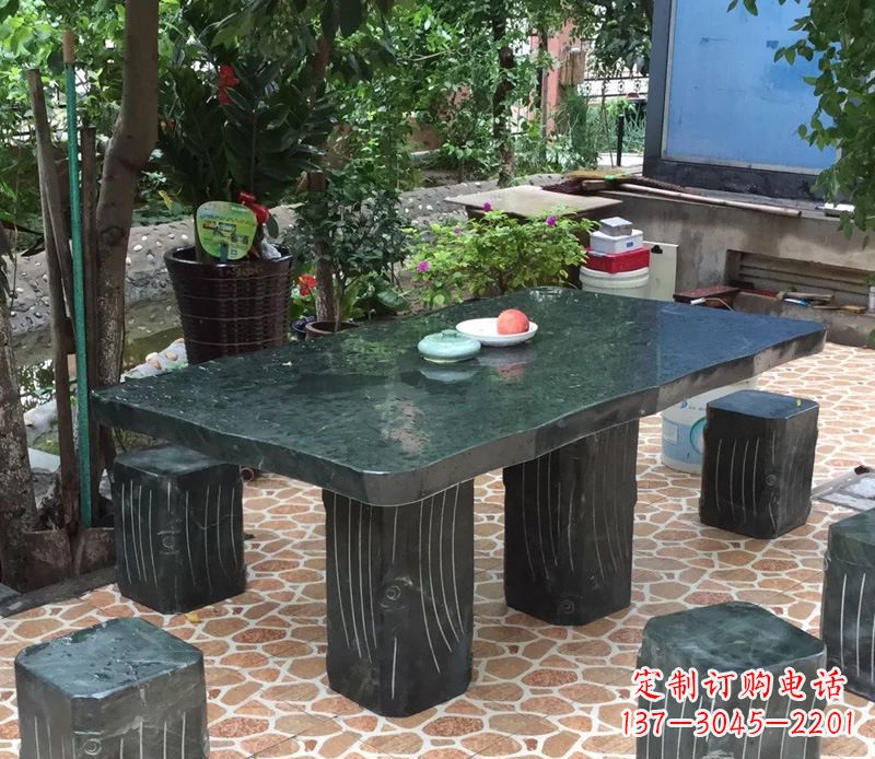 威海庭院长方形石桌凳雕塑