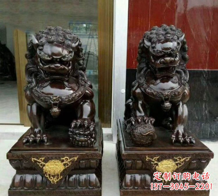 威海铜雕故宫狮子