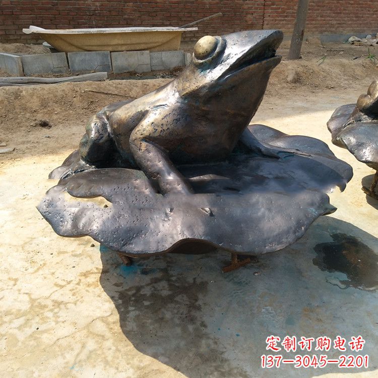 威海铜雕青蛙喷水雕塑