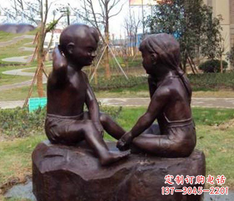 威海铜雕小区玩游戏儿童雕塑