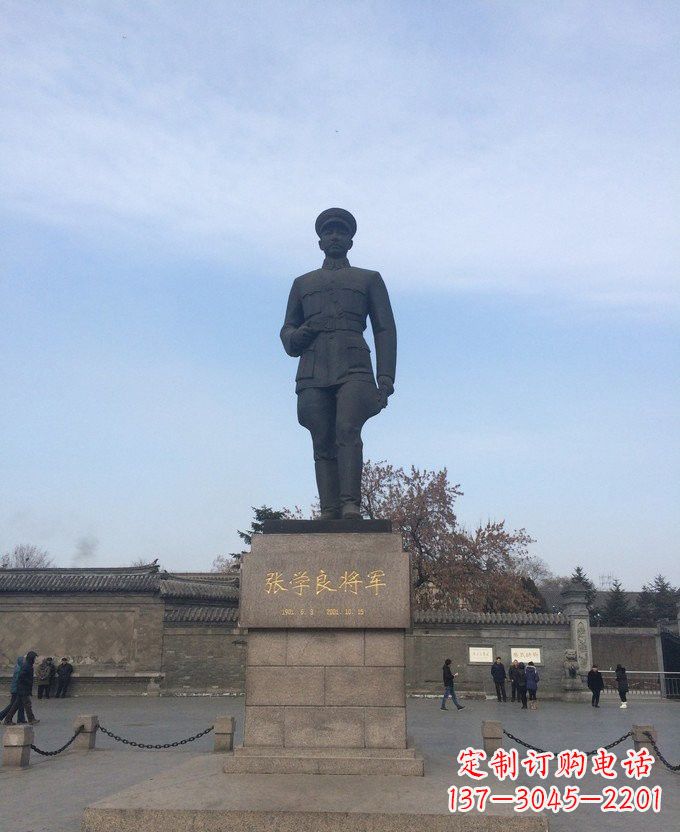 威海铜雕张学良近代名人雕塑