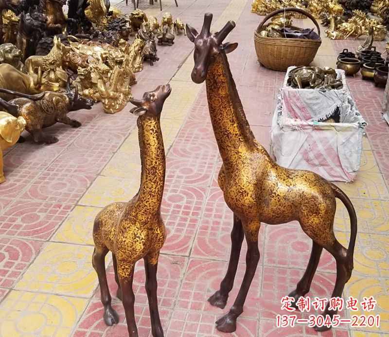 威海铜雕长颈鹿