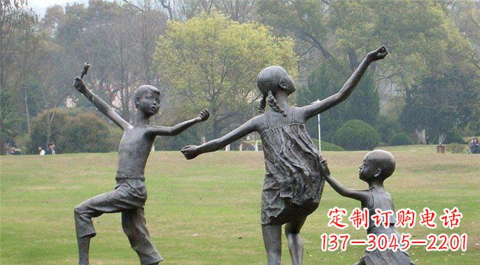 威海玩耍的儿童公园人物铜雕