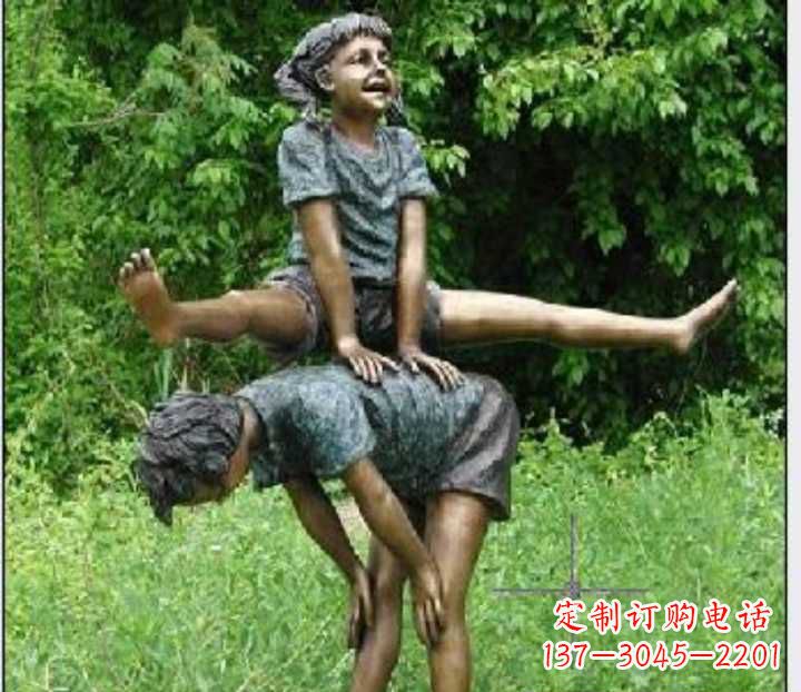 威海玩跳山羊的儿童铜雕