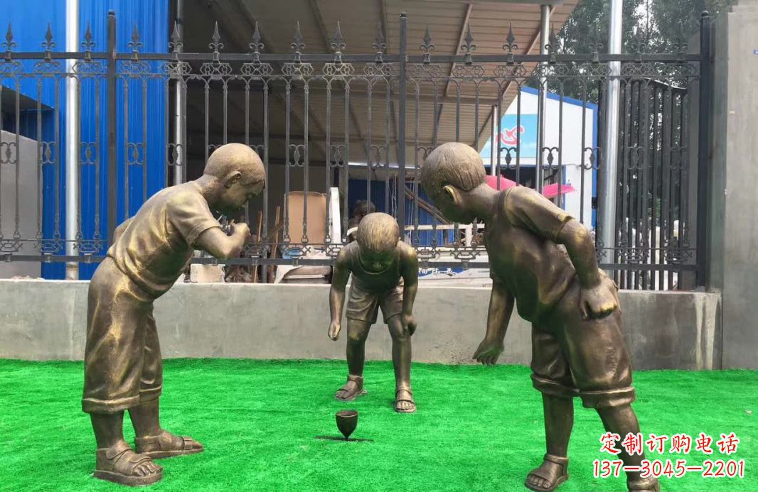 威海玩陀螺儿童铜雕塑