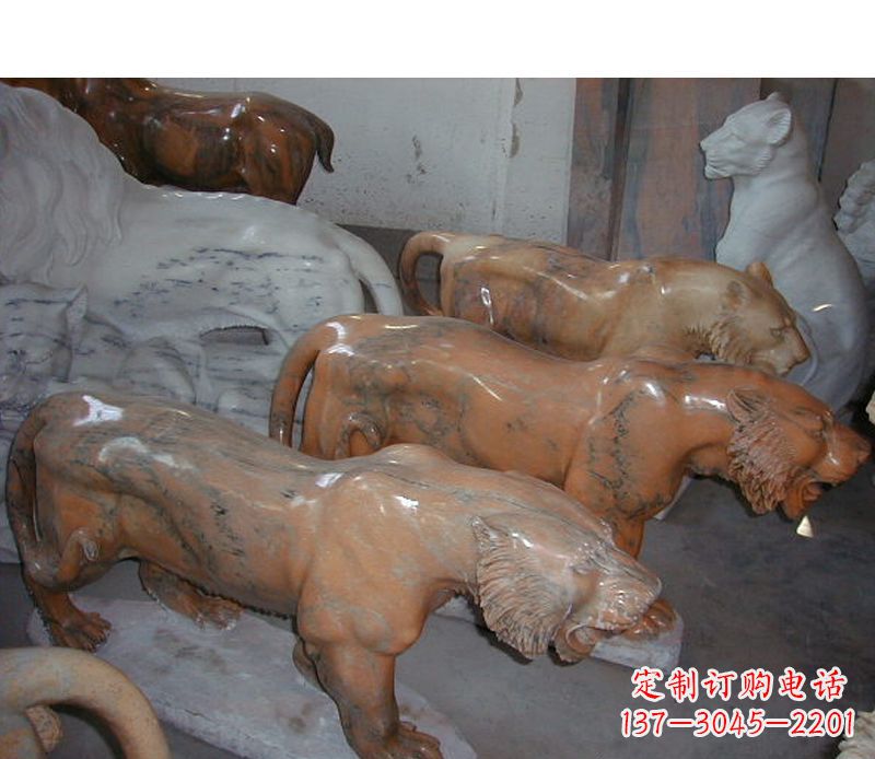 威海晚霞红动物老虎石雕