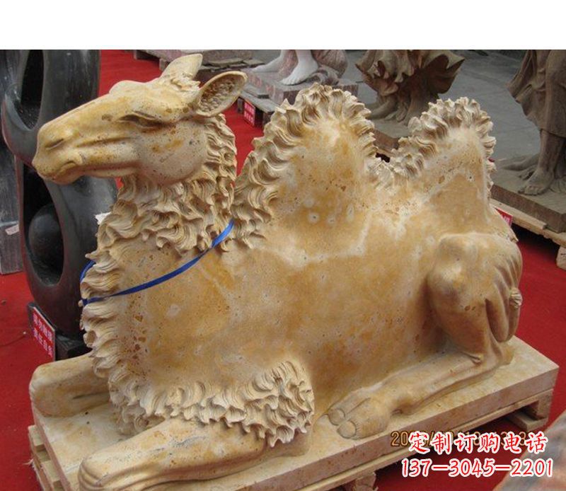 威海晚霞红动物骆驼石雕