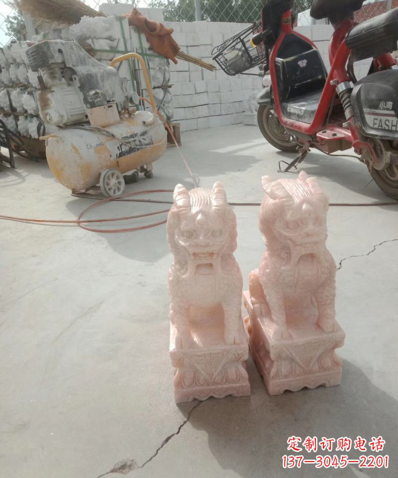 威海晚霞红神兽麒麟动物雕塑