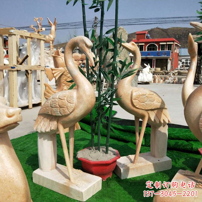 威海晚霞红仙鹤石雕