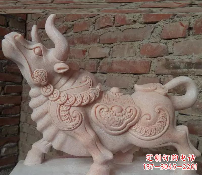 威海晚霞红小牛雕塑