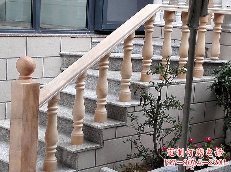 威海晚霞红小区栏杆石雕