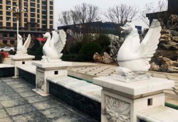 威海中领雕塑提供最高质量的天鹅雕塑定制服务。…