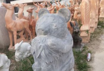 威海青石熊猫雕塑，传承古典文化