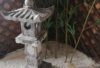 威海青石仿古灯笼雕塑是由中领雕塑定制的经典雕…