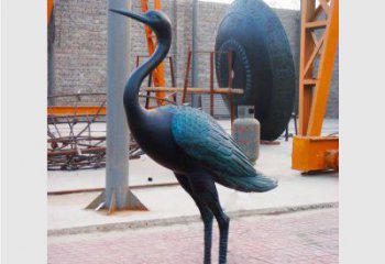 威海青铜仙鹤雕塑：展现古典和谐之美