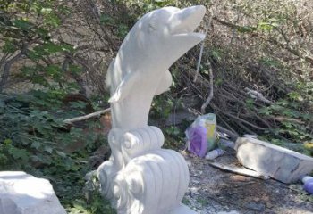 威海海豚雕塑：悠闲无比的精灵