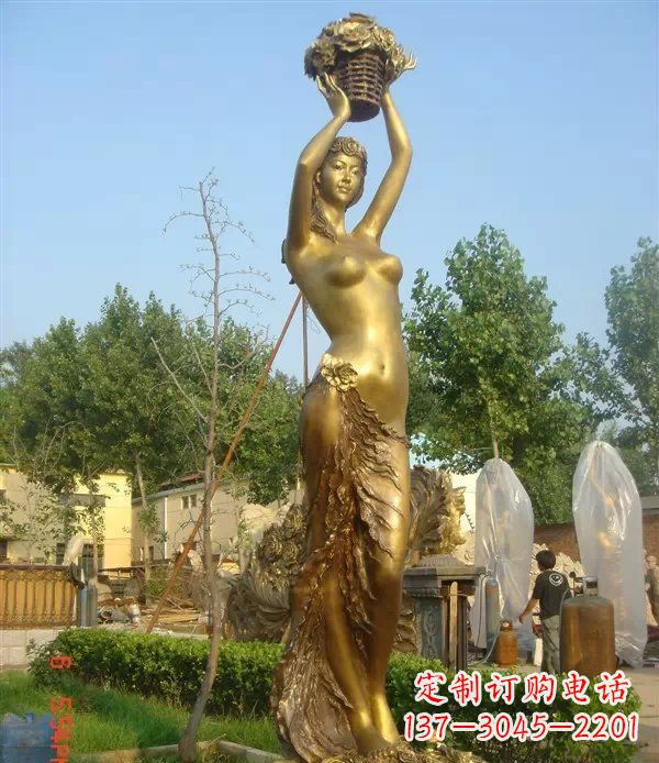 威海西方美女公园人物铜雕 (2)