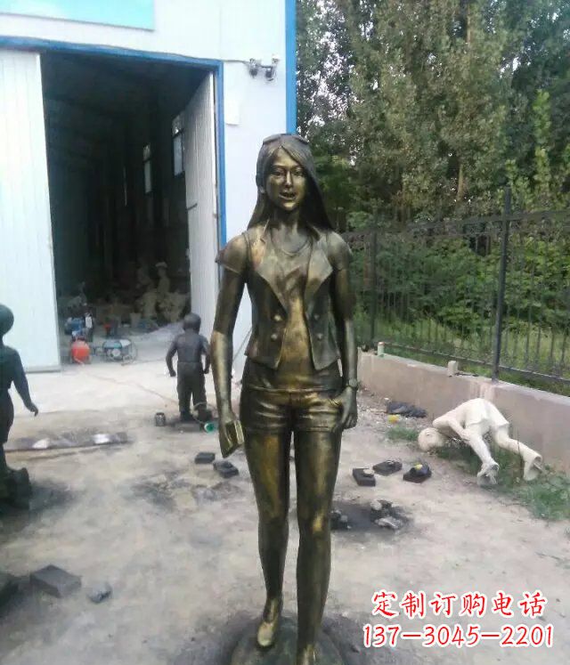 威海现代美女广场人物铜雕