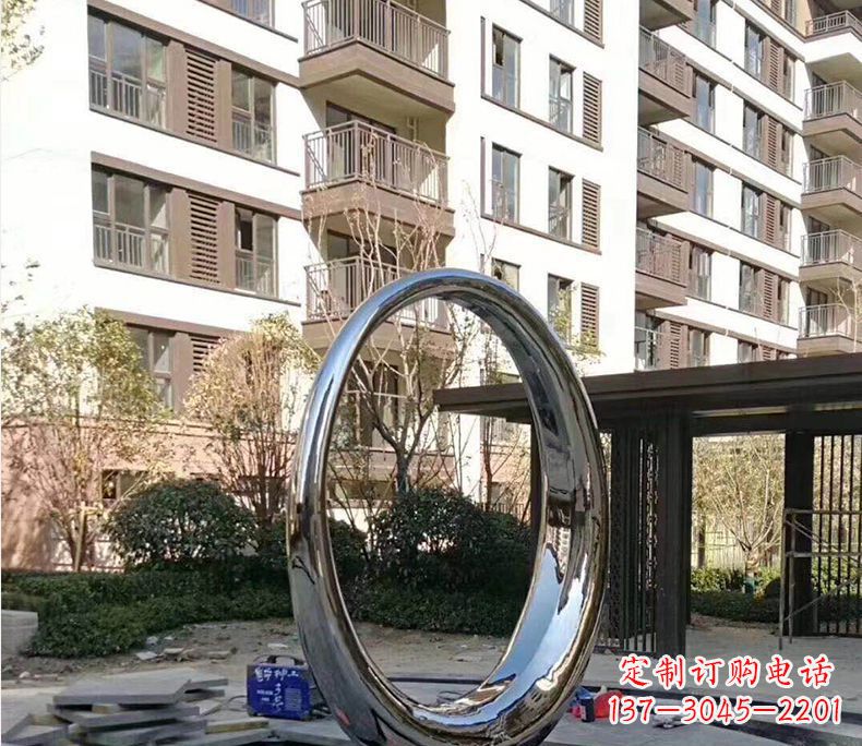 威海小区不锈钢镜面圆环雕塑