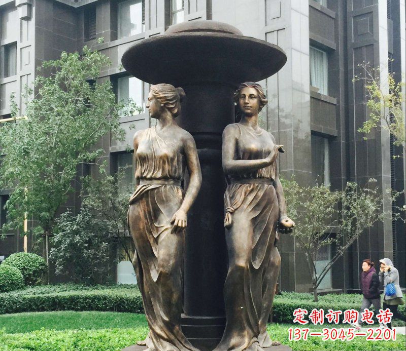 威海小区西方女人人物铜雕