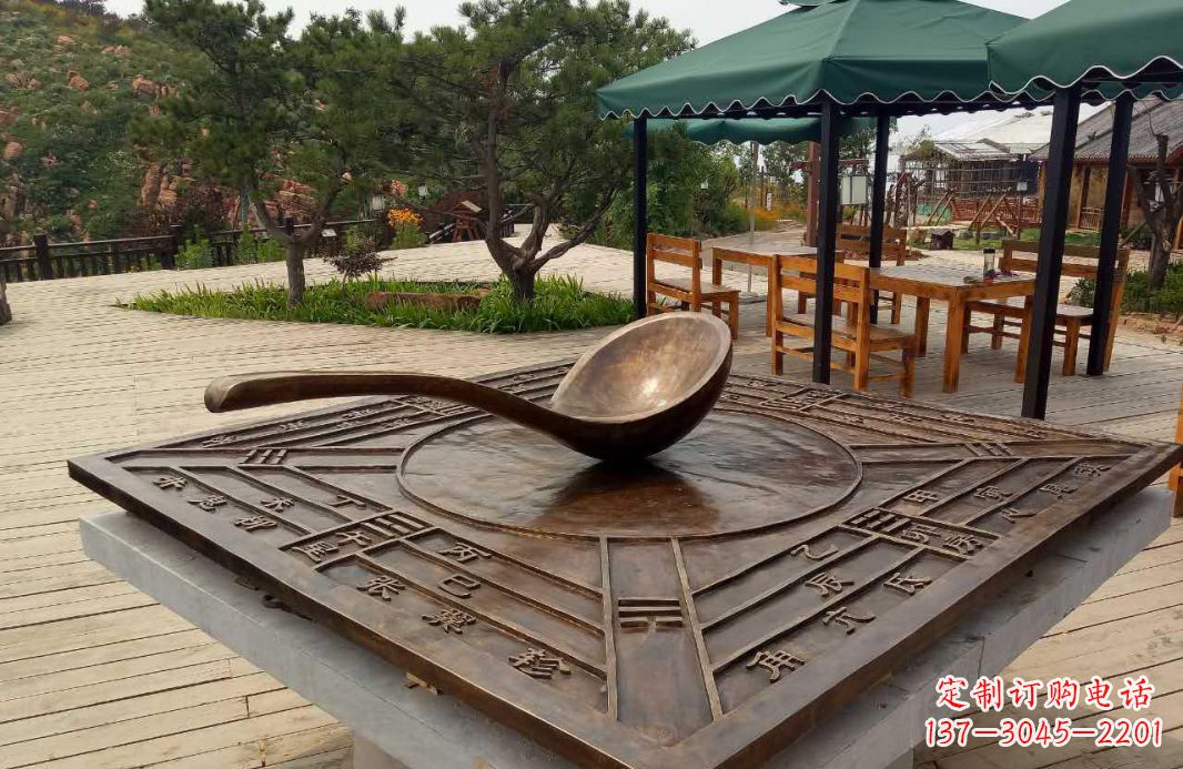 威海校园古代司南铜雕