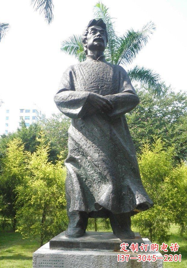 威海校园鲁迅名人铜雕