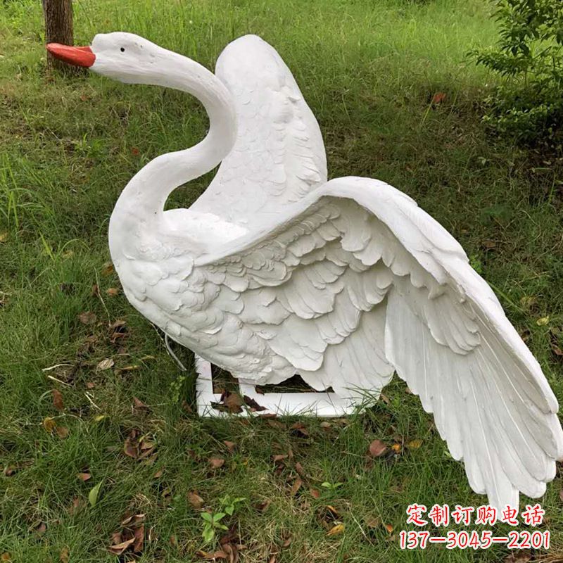 威海展翅飞翔白天鹅仿真发光动物雕塑