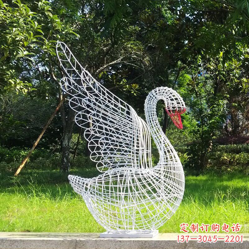 威海展翅款网格天鹅雕塑（嘴部为实体）