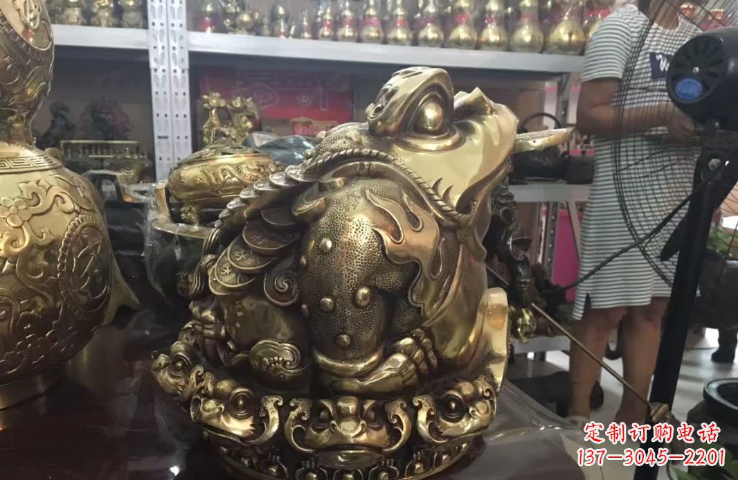 威海招财金蟾动物铜雕