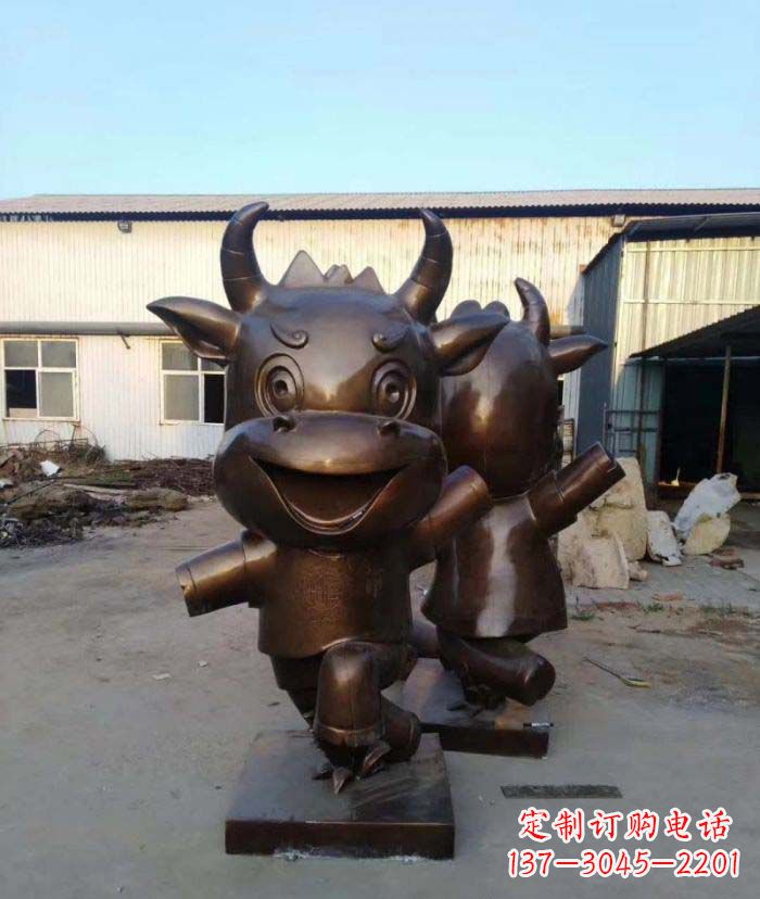 威海招财牛玻璃钢仿铜动物雕塑