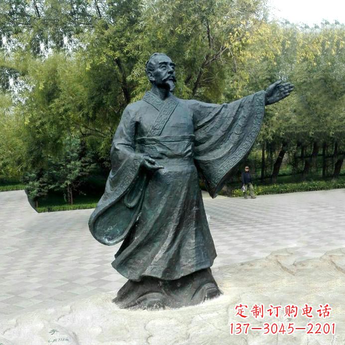 威海中国历史名人战国时期儒家学派的代表人物荀子铜雕像