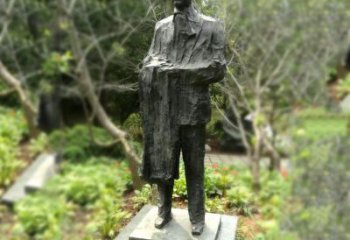 威海徐悲鸿雕塑著名奔马画家公园铜雕像