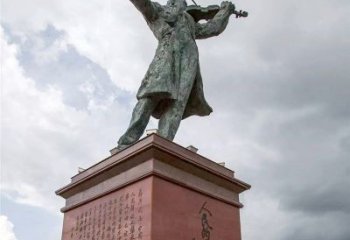 威海音乐家聂耳拉小提琴景观名人雕塑