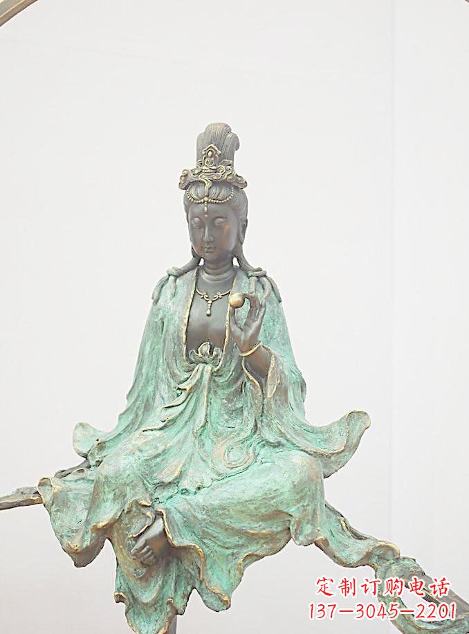 威海铸铜观自在观音雕像