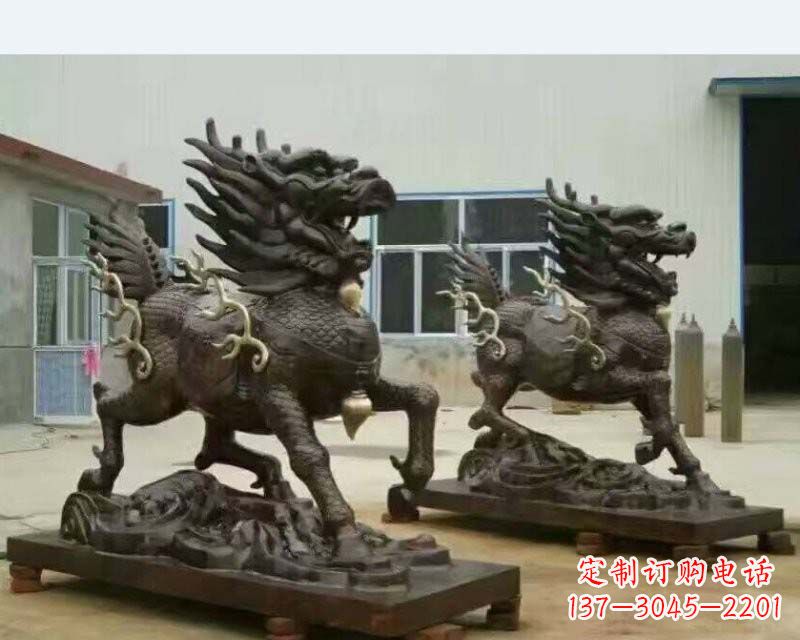 威海铸铜踏浪麒麟雕塑